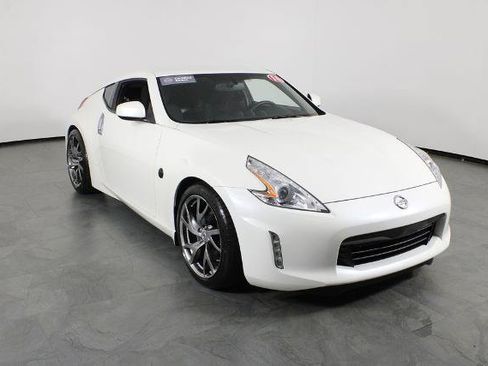 Certified 2016 Nissan 370Z Coupe RWD image 6