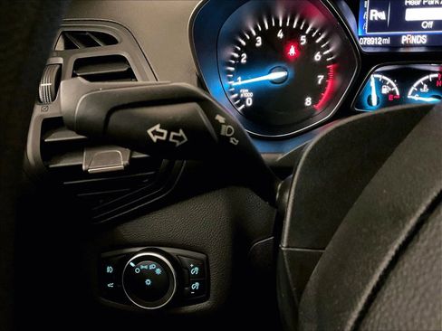 Used 2017 Ford Escape SE w/ Equipment Group 201A image 30