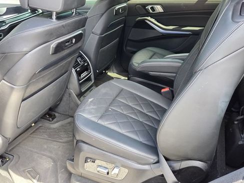 Used 2023 BMW X7 xDrive40i w/ M Sport Package AWD/4WD image 5