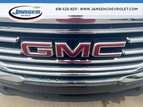 Used 2024 GMC Terrain SLT image 30