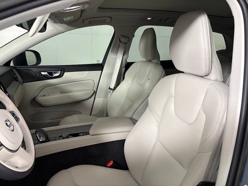 Used 2023 Volvo XC60 B5 Plus w/ Protection Package Premier FWD image 17