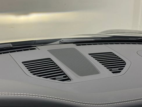 Used 2025 Porsche 911 Carrera RWD image 30
