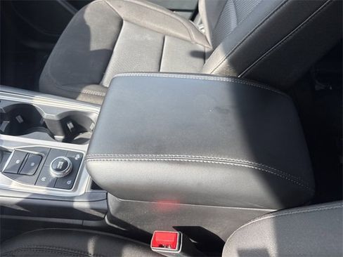 Used 2023 Ford Explorer XLT image 30