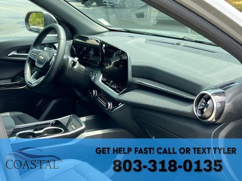 Used 2025 Chevrolet Equinox LT w/ Convenience Package II FWD image 29