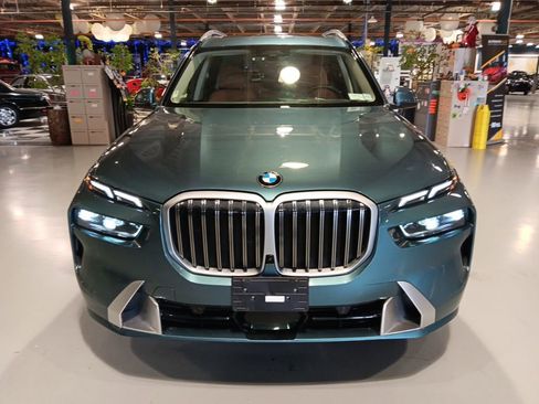 Certified 2024 BMW X7 xDrive40i w/ Executive Package image 3