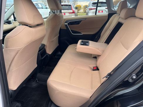 Certified 2021 Toyota RAV4 LE image 26