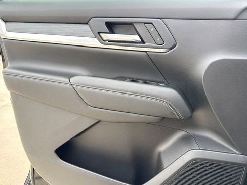 Used 2025 GMC Terrain Elevation image 21