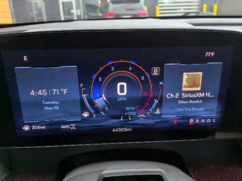 Used 2024 Chevrolet Traverse Z71 w/ Enhanced Driving Package AWD/4WD image 8