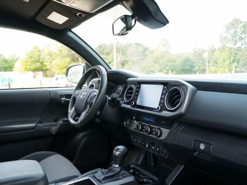 Used 2022 Toyota Tacoma TRD Off-Road w/ Technology Package image 36