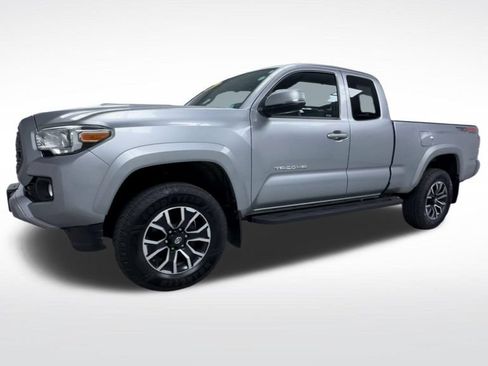 Certified 2021 Toyota Tacoma TRD Sport w/ Technology Package AWD/4WD image 5