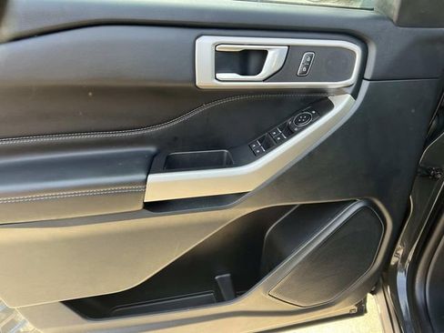 Certified 2023 Ford Explorer XLT image 18