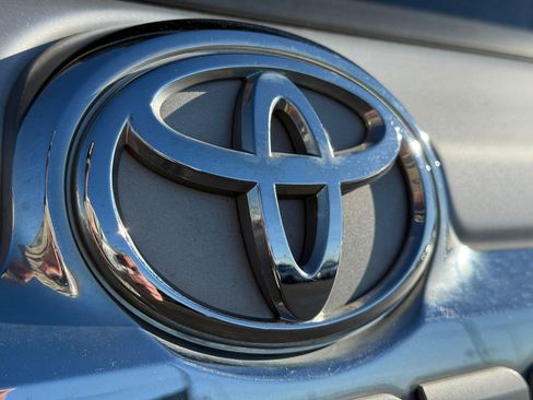 Used 2014 Toyota 4Runner Limited image 11