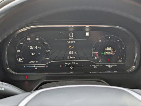 Used 2022 GMC Yukon SLT w/ SLT Premium Package image 19