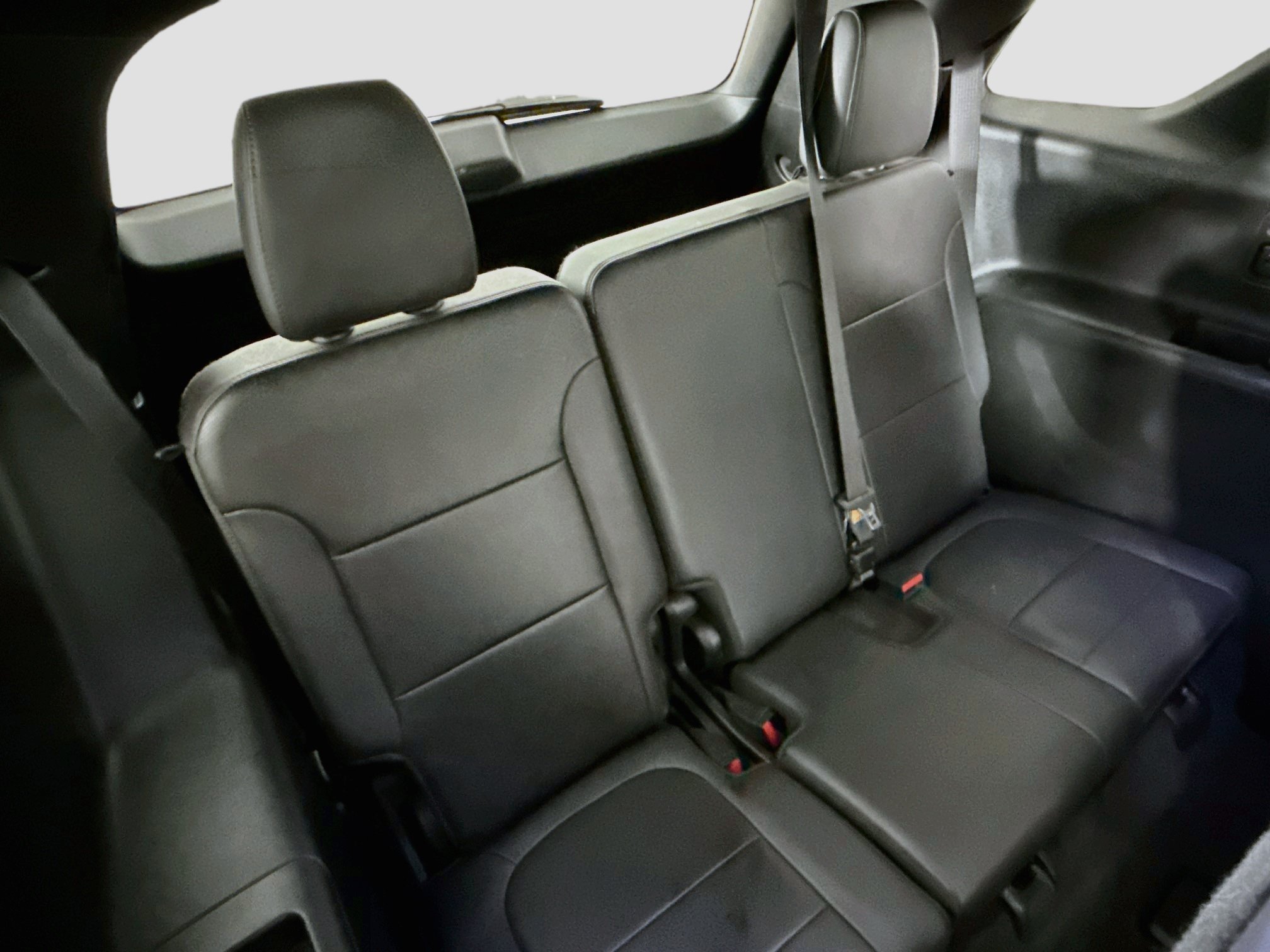 Used 2023 Chevrolet Traverse High Country FWD image 30