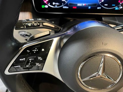 Used 2023 Mercedes-Benz GLC 300 4MATIC image 29