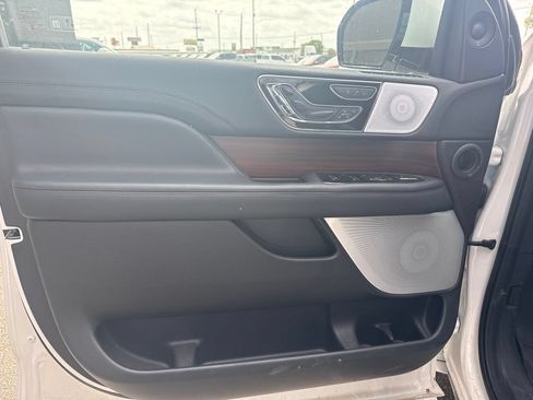Used 2023 Lincoln Navigator Reserve AWD/4WD image 29