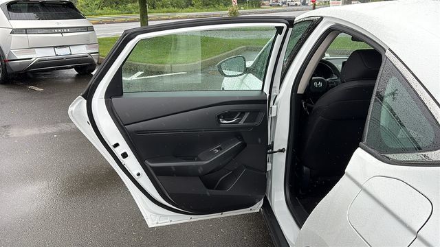 Used 2023 Honda Accord EX image 23