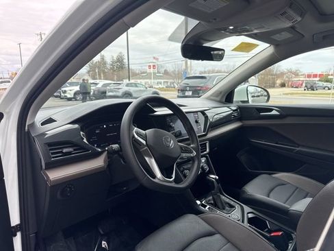 Used 2022 Volkswagen Taos SEL image 8