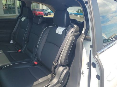 New 2026 Honda Odyssey Touring image 13