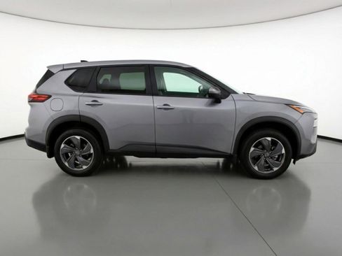 Used 2025 Nissan Rogue SV FWD image 11
