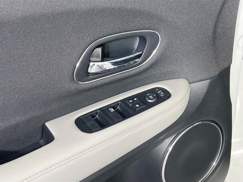 Used 2022 Honda HR-V EX image 17
