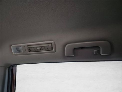 Used 2019 Toyota Highlander LE FWD image 15