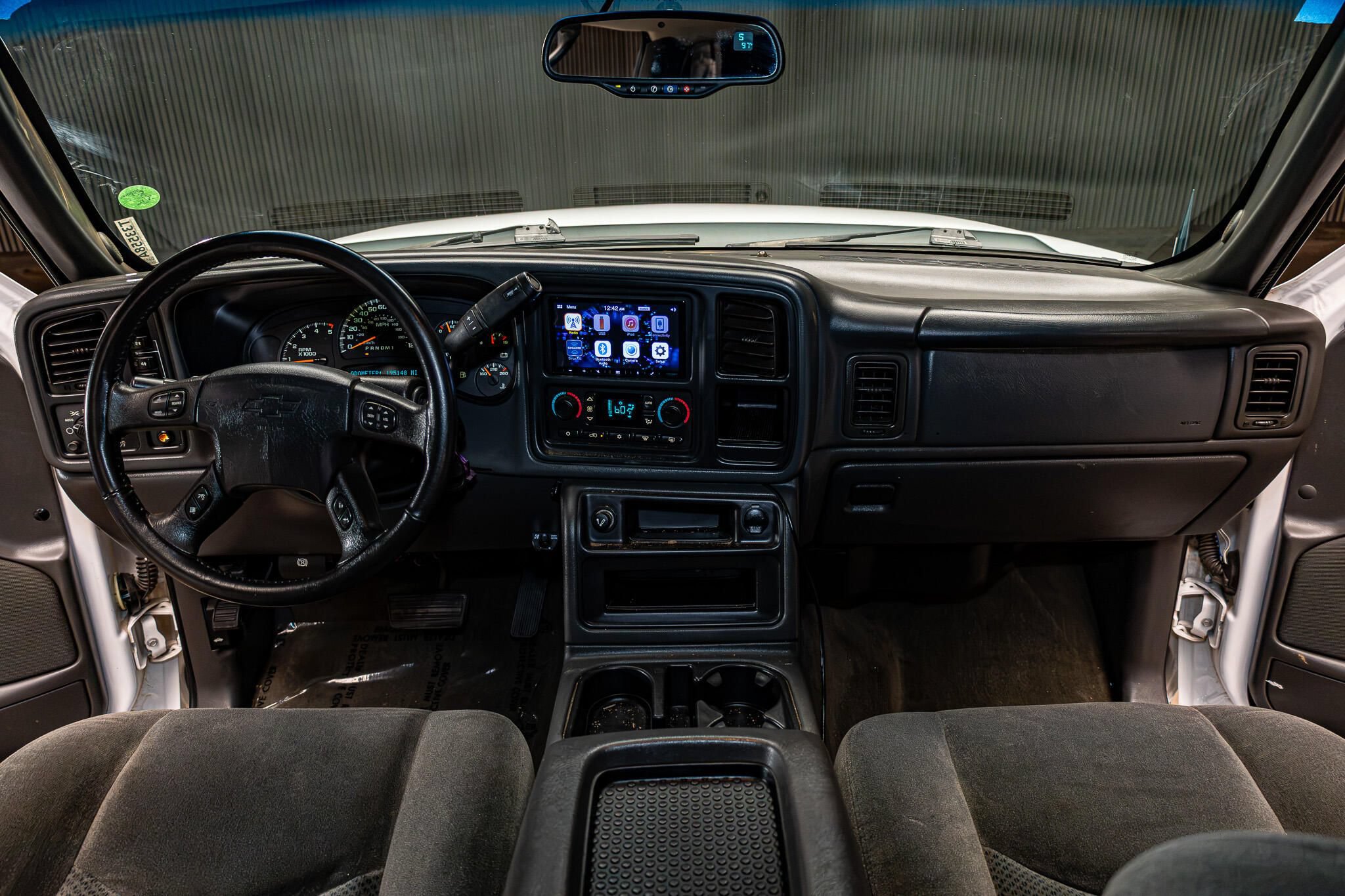 Used 2006 Chevrolet Silverado 2500 LT w/ Heavy-Duty Power Package AWD/4WD image 15