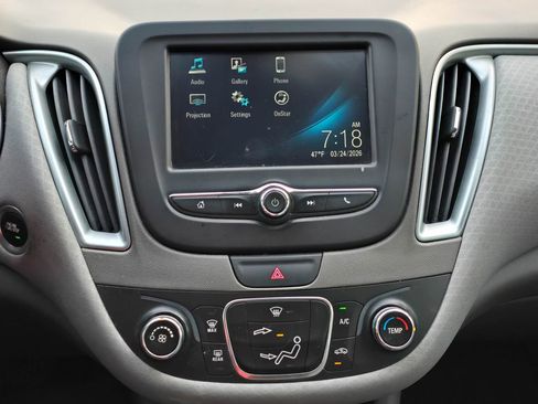 Used 2018 Chevrolet Malibu LS image 15