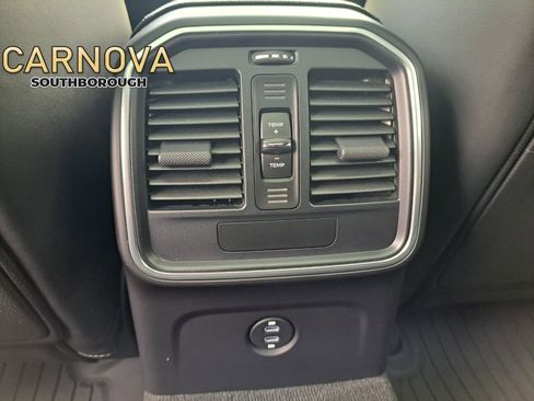 Used 2021 Porsche Macan S image 38