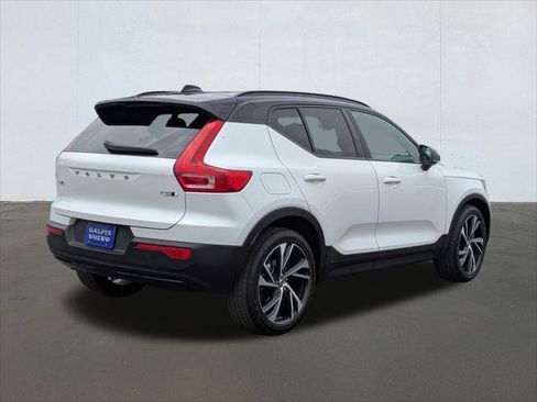 Used 2021 Volvo XC40 T5 R-Design w/ Advanced Package AWD/4WD image 5