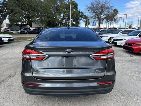 Used 2020 Ford Fusion SE image 5