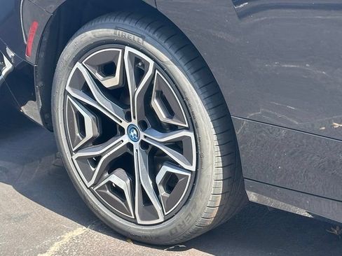 Used 2025 BMW iX xDrive50 w/ Premium Package AWD/4WD image 5