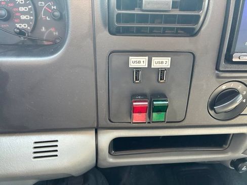 Used 2005 Ford F250 XL RWD image 19
