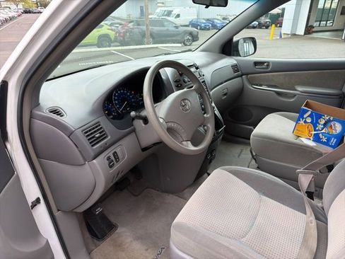 Used 2008 Toyota Sienna LE image 4