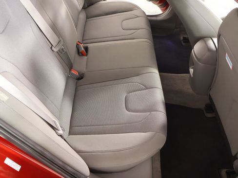 Certified 2024 Hyundai Elantra SE image 13