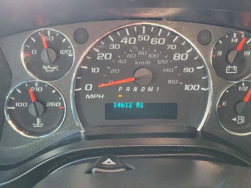 Used 2024 GMC Savana 2500 w/ Driver Convenience Package image 9