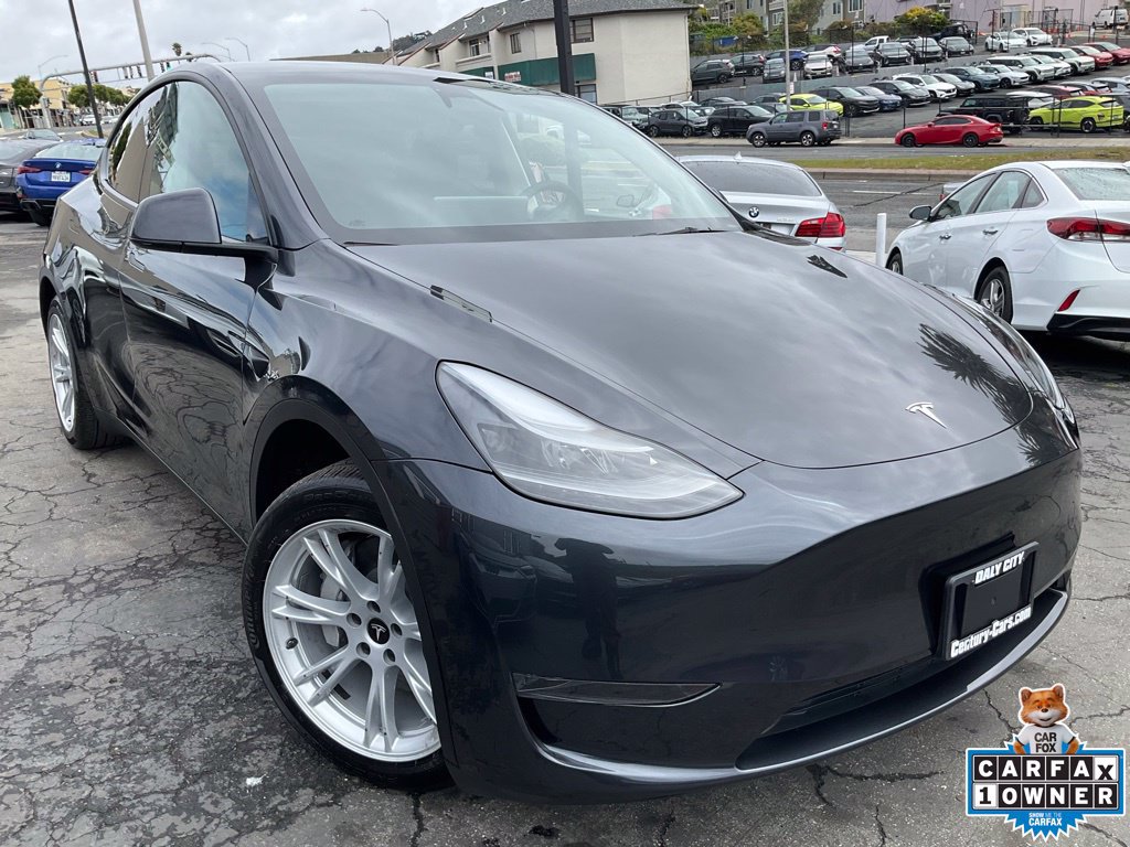 Used 2024 Tesla Model Y 2WD image 1