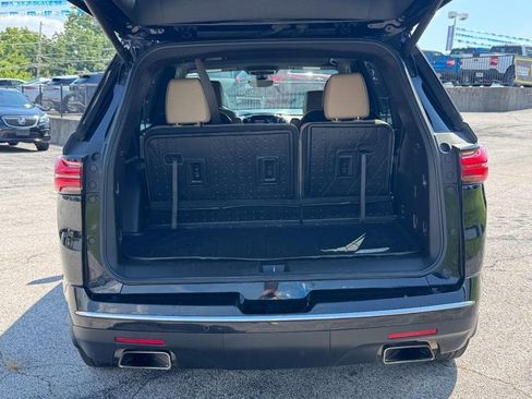 Used 2023 Chevrolet Traverse Premier w/ LPO, Floor Liner Package AWD/4WD image 5