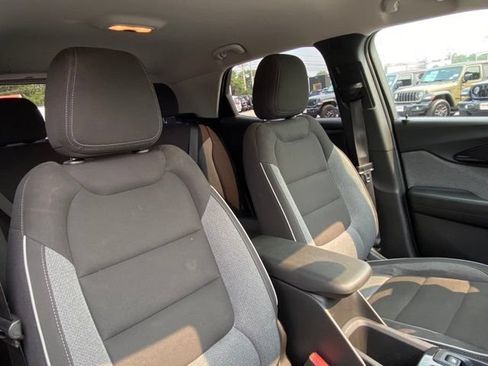 Used 2023 Chevrolet TrailBlazer LT w/ Convenience Package FWD image 21