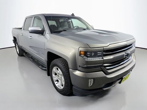 Used 2017 Chevrolet Silverado 1500 LTZ Z71 w/ LTZ Plus Package AWD/4WD image 4