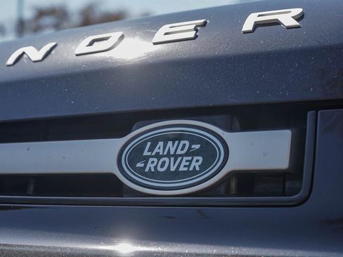 Used 2020 Land Rover Defender 110 SE image 11