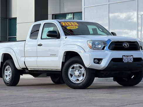 Used 2014 Toyota Tacoma PreRunner w/ SR5 Package image 2