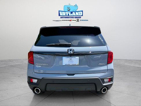 Certified 2025 Honda Passport EX-L image 4