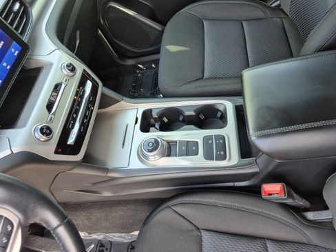 Certified 2022 Ford Explorer XLT RWD image 22