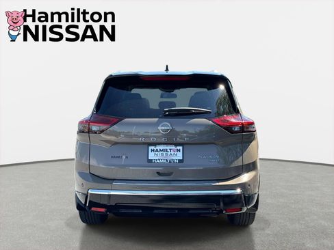Used 2024 Nissan Rogue Platinum w/ Platinum Premium Package AWD/4WD image 3