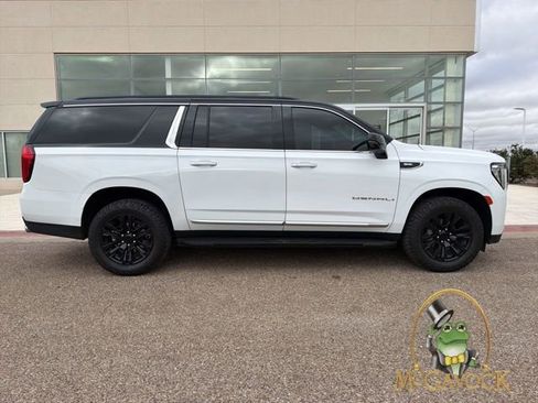 Used 2021 GMC Yukon XL Denali AWD/4WD image 3