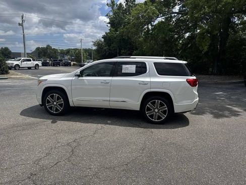 Used 2018 GMC Acadia Denali w/ Technology Package FWD image 8