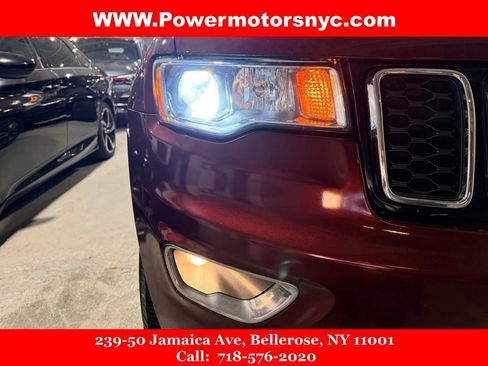 Used 2019 Jeep Grand Cherokee Limited AWD/4WD image 11
