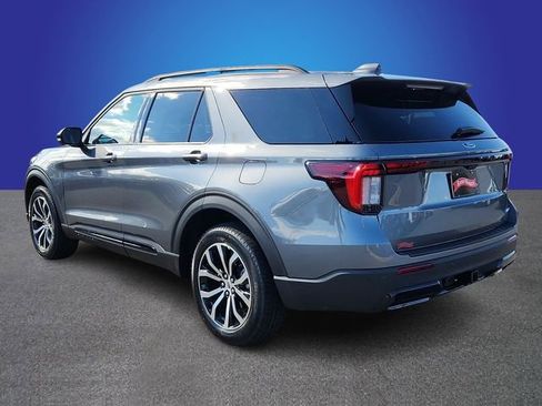 New 2026 Ford Explorer ST-Line image 2