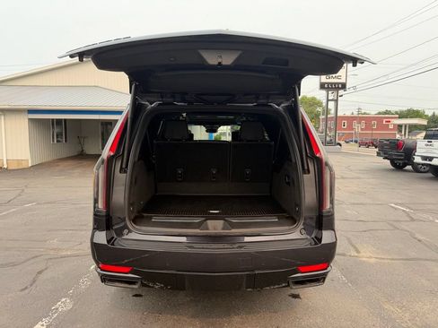 Used 2023 Cadillac Escalade ESV Sport Platinum w/ LPO, ONYX Package AWD/4WD image 6
